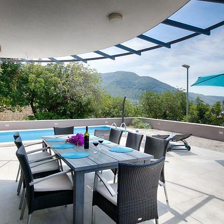 Villa Periska คอมีชา ภายนอก รูปภาพ